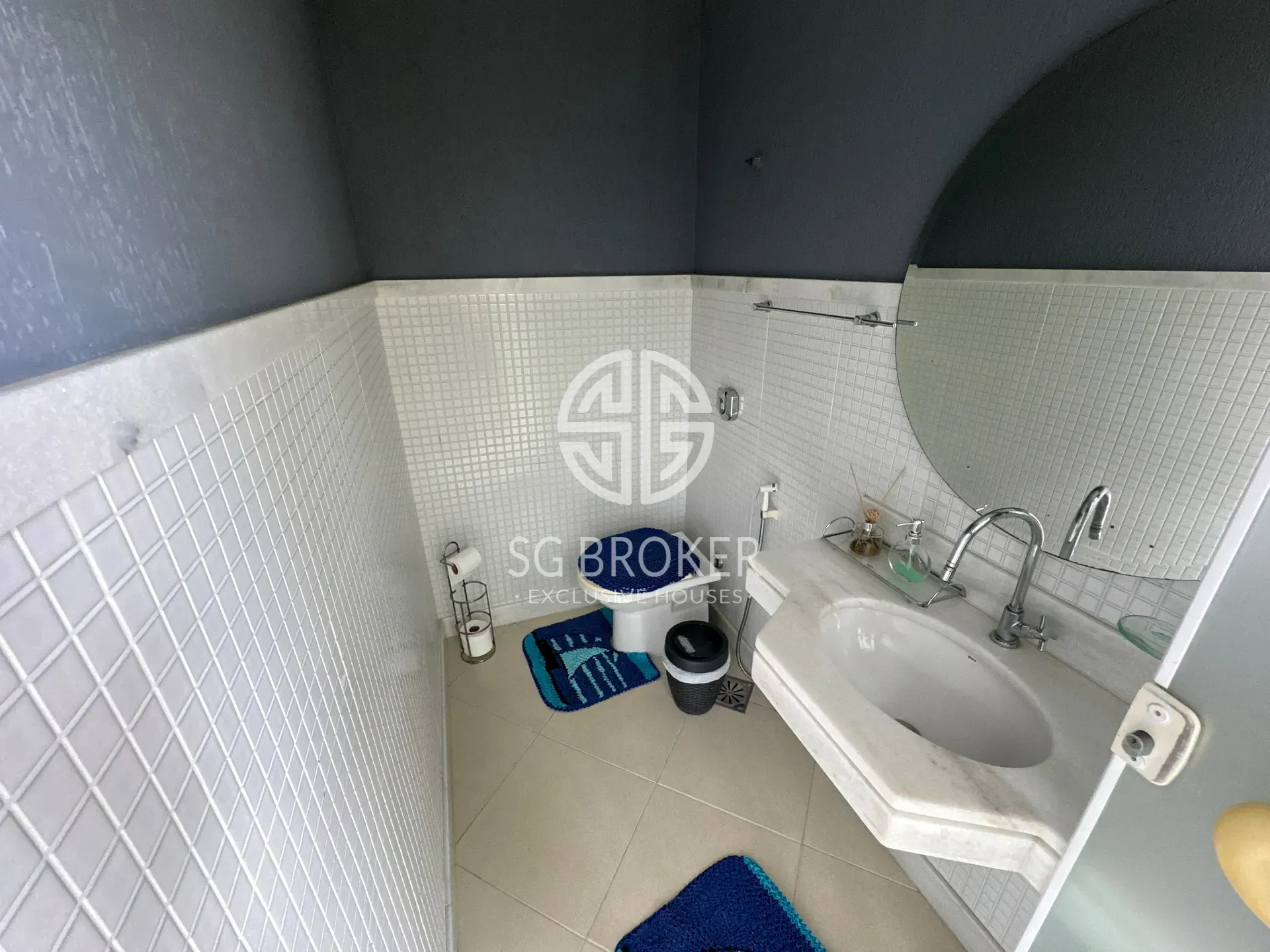 Casa para locação com 5 quartos e churrasqueira na varanda — photo 9