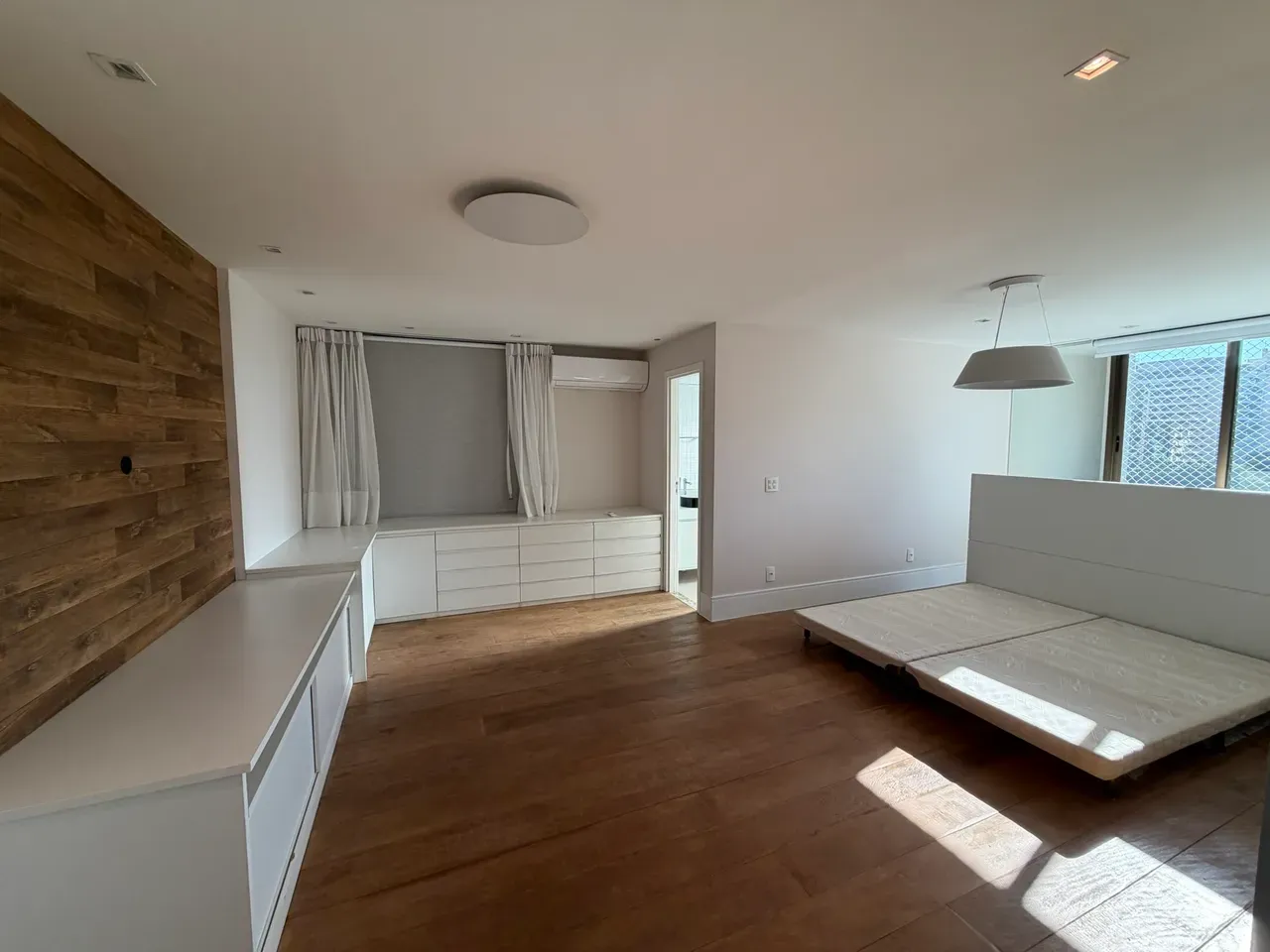 Furnished 3-bedroom apartment with open-plan kitchen — photo 25