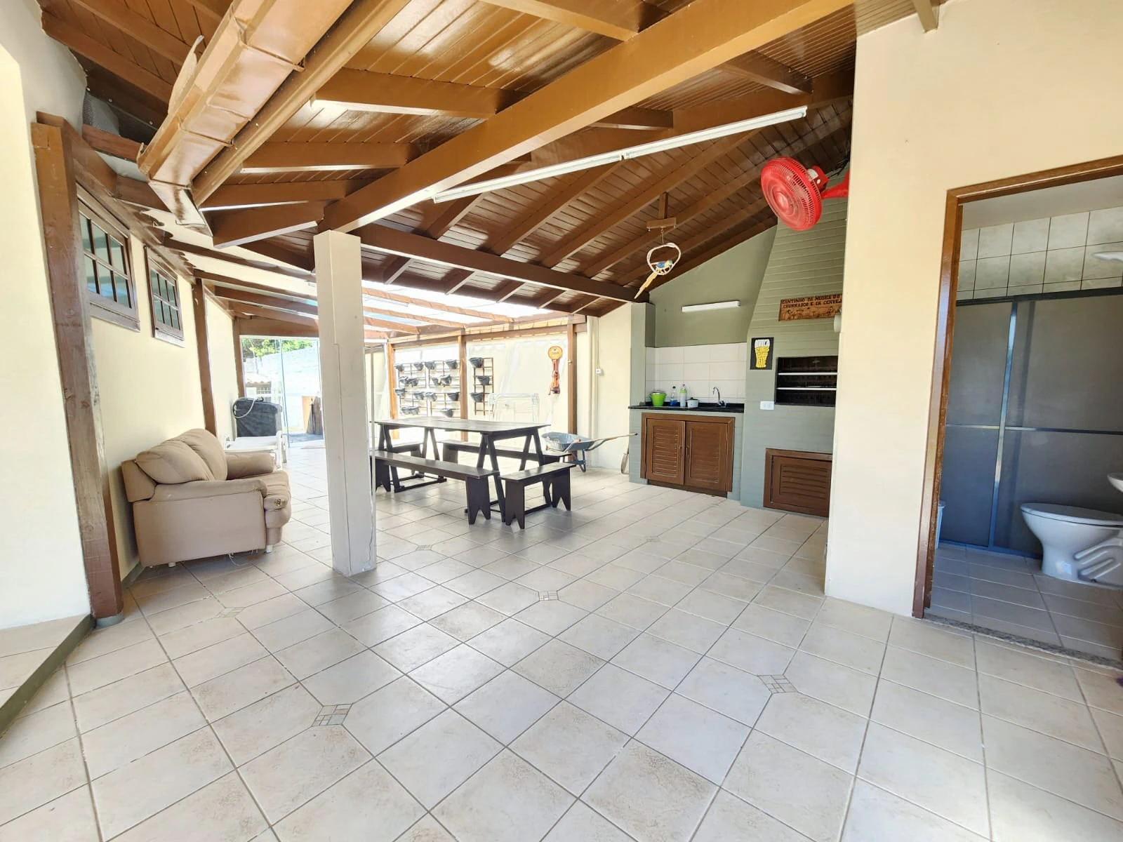Casa de 3 dormitorios, 1 con baño propio, 131 m² — photo 11