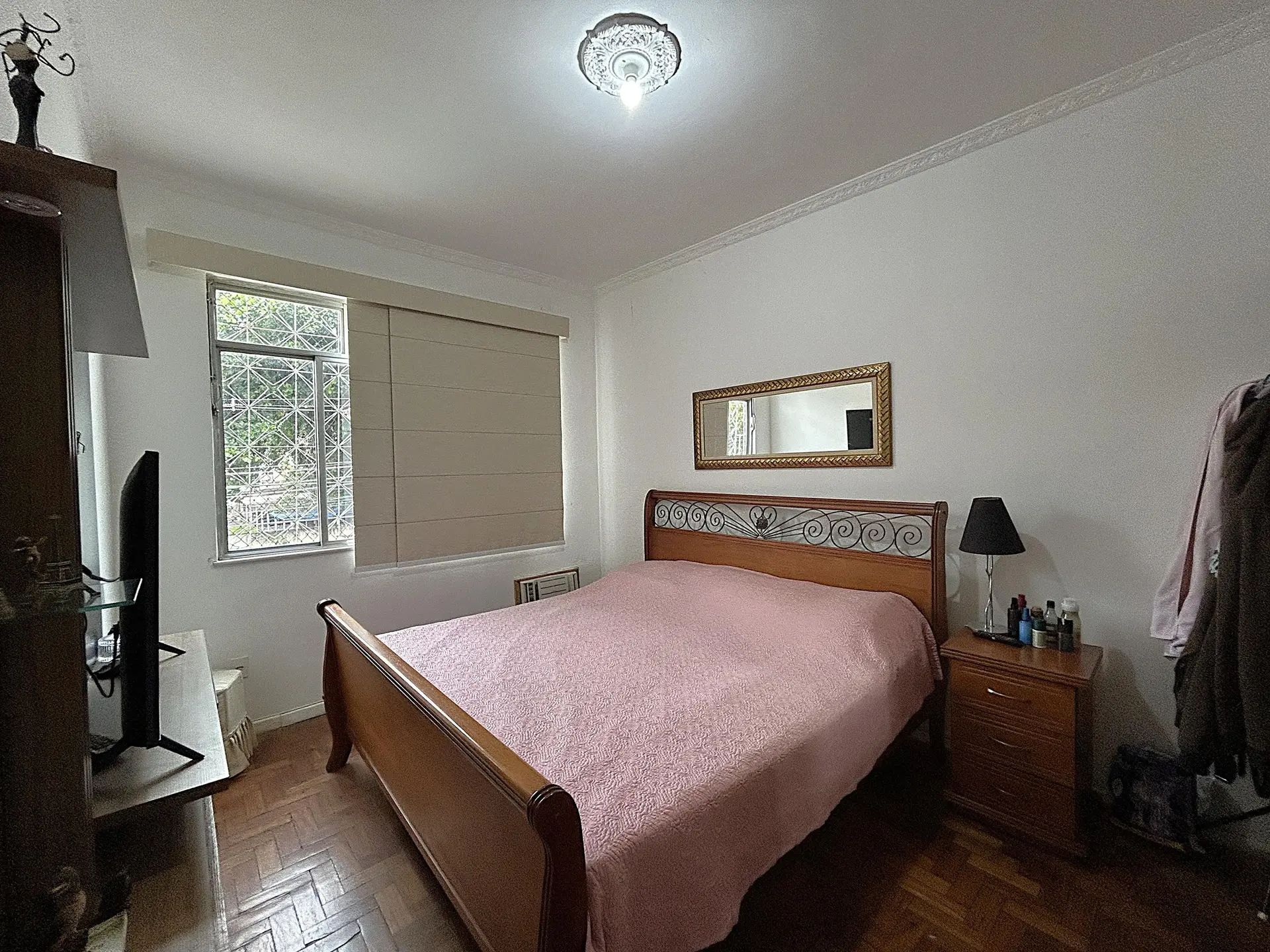 Furnished house, 270 m², with a glass-enclosed balcony