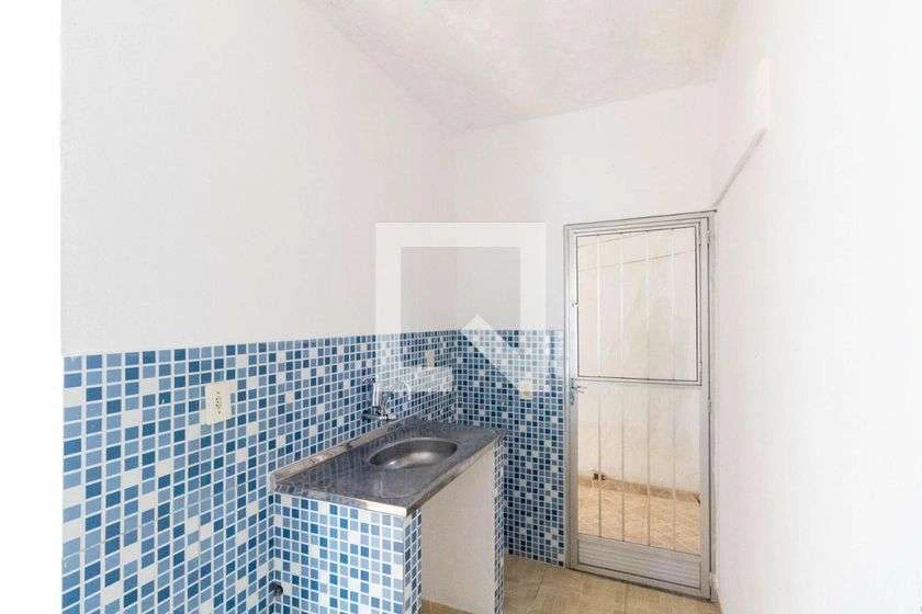 Unfurnished 30 m² studio kitnet with electric shower — photo 7