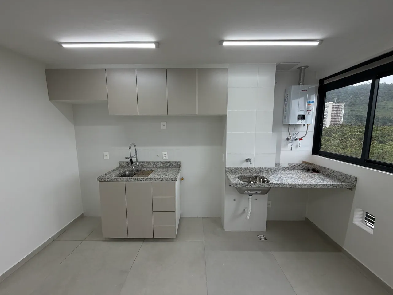 Квартира на 3 спальни с отдельной закрытой кухней — photo 2