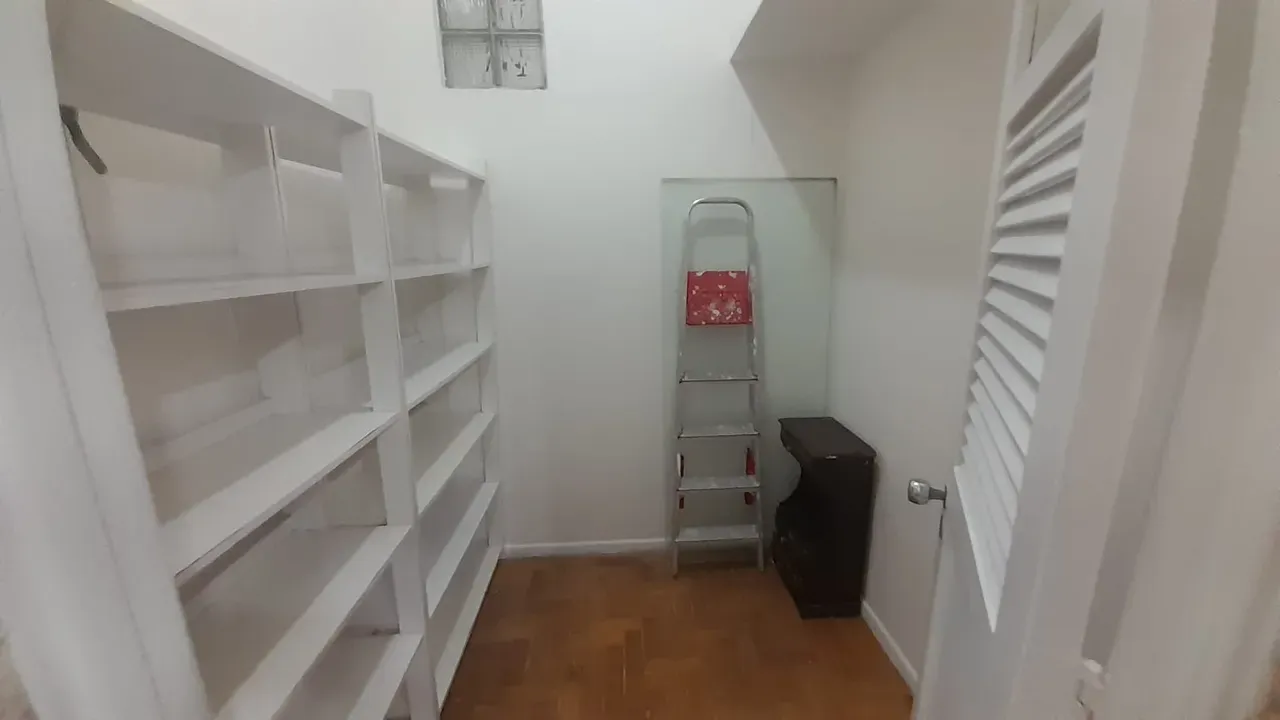 Apartamento com 2 quartos e box no banheiro — photo 30