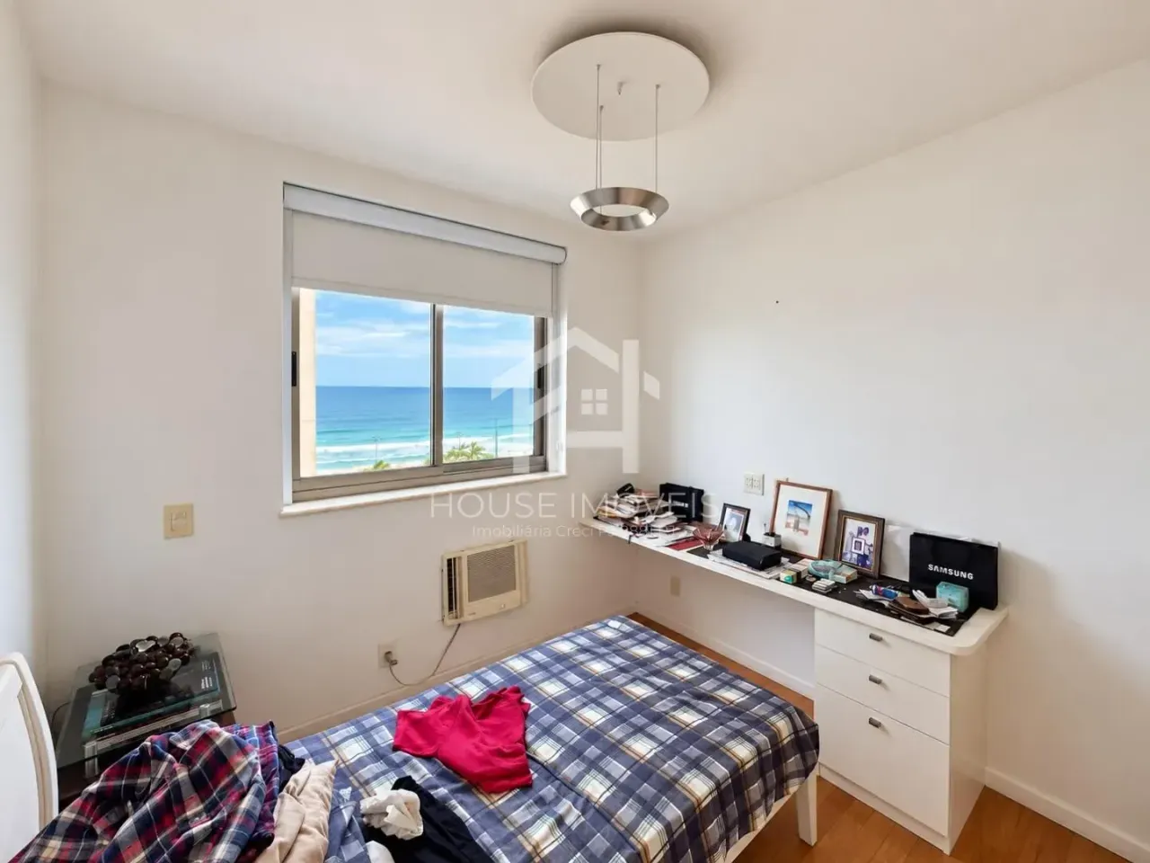 3-bedroom apartment with a water view in Rio de Janeiro — photo 11