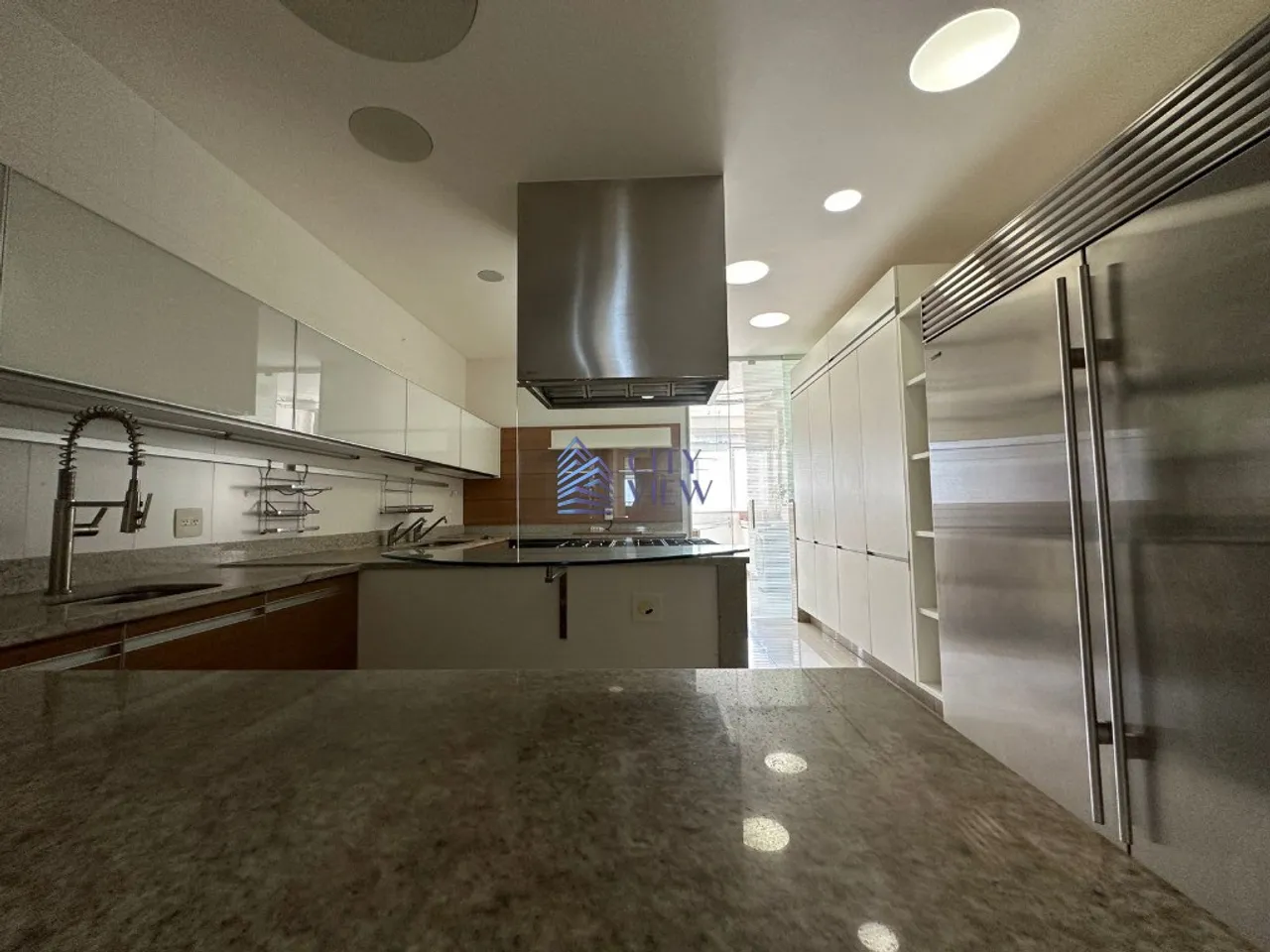Furnished apartment with 4 bedrooms and 400 m² — photo 6