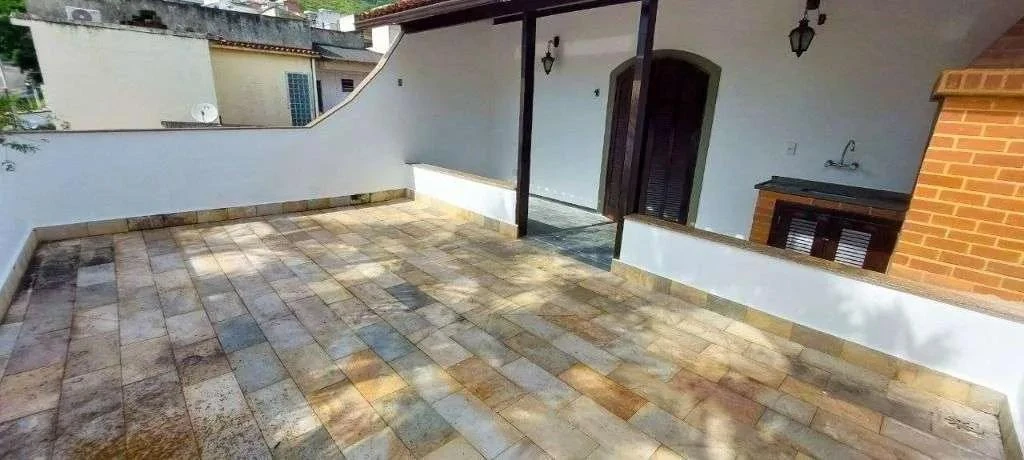 3-bedroom house with a bathtub in Rio de Janeiro — photo 30