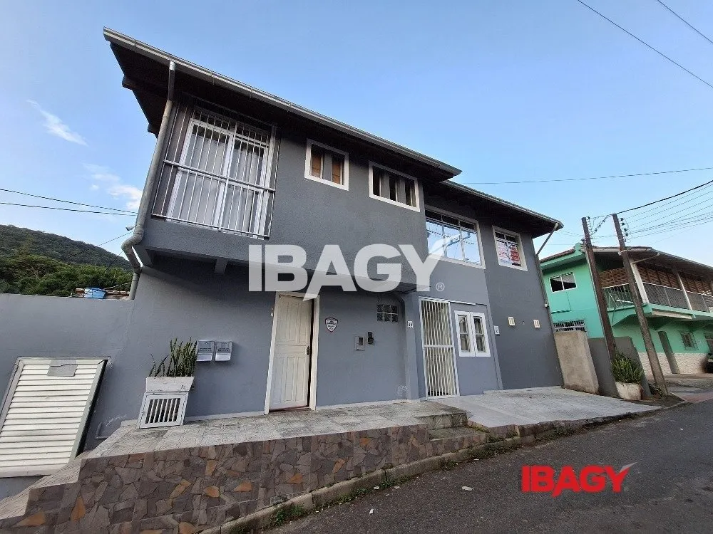 2-bedroom apartment with a washing machine in Florianópolis — photo 4