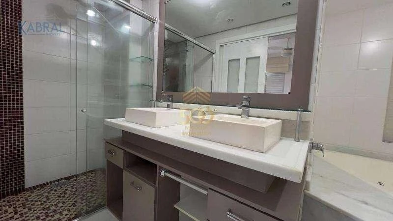 Furnished 3-bedroom apartment with enclosed balcony — photo 22