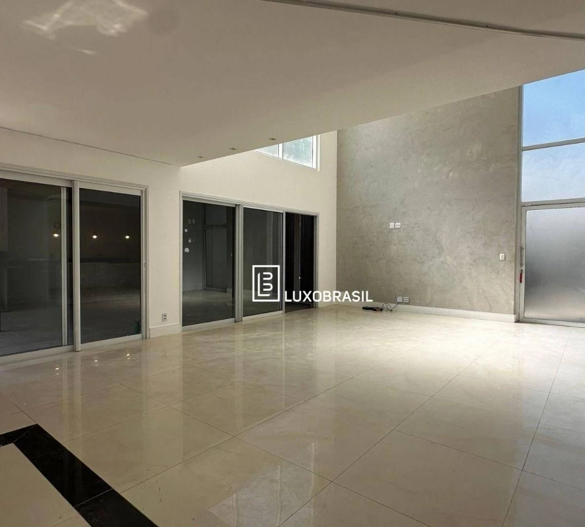 House with 7 bedrooms and 700 m², gas kitchen — photo 11