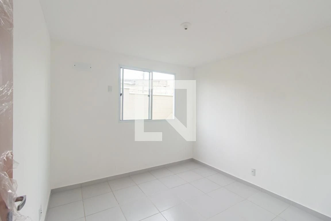 Unfurnished 2-bedroom apartment with private garden — photo 3