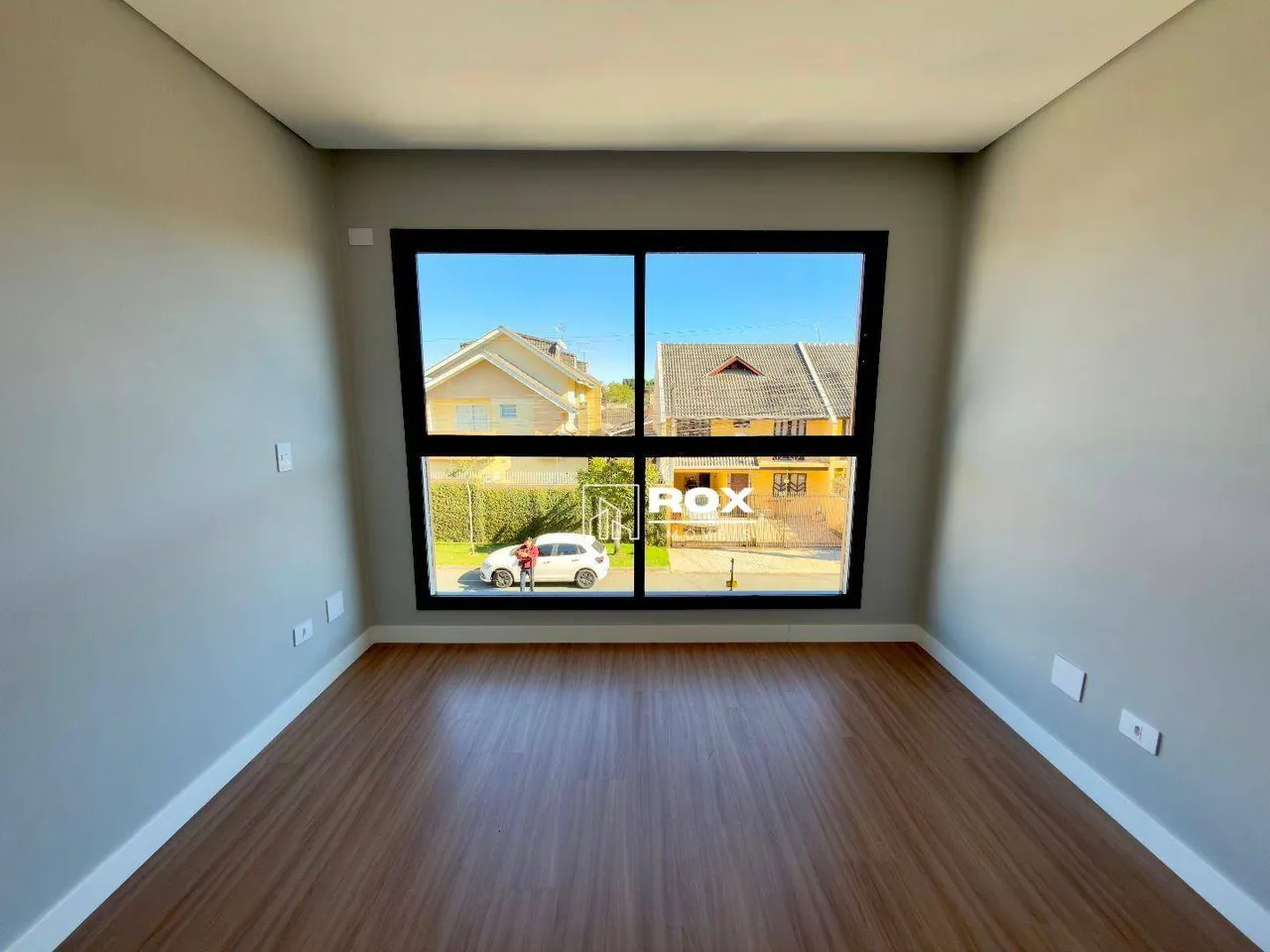 House with 3 bedrooms (1 en-suite) and open-plan kitchen — photo 12