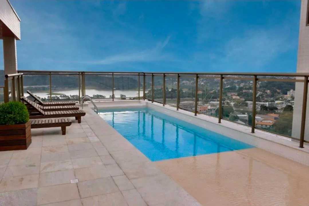 Glass-enclosed balcony in a one-bedroom apartment, 42 m² — photo 6