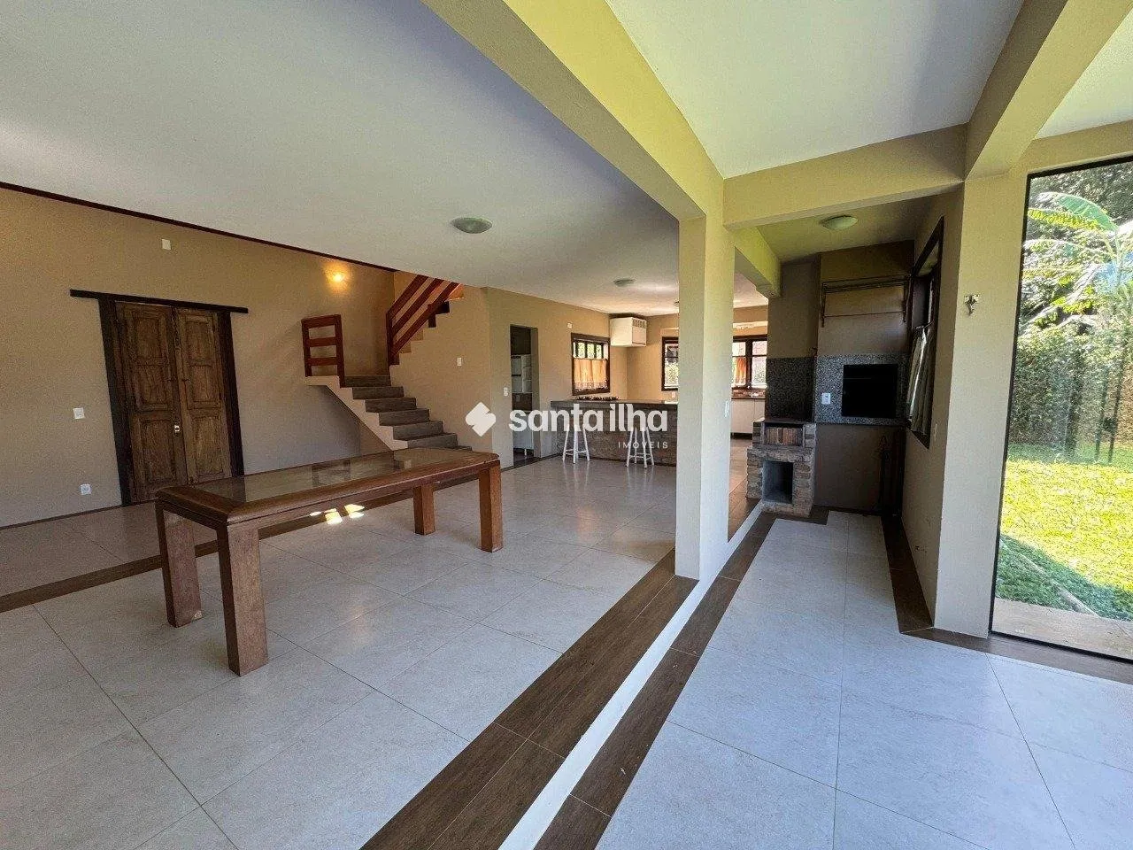 Furnished house, 220 m², with a glass-enclosed balcony — photo 14