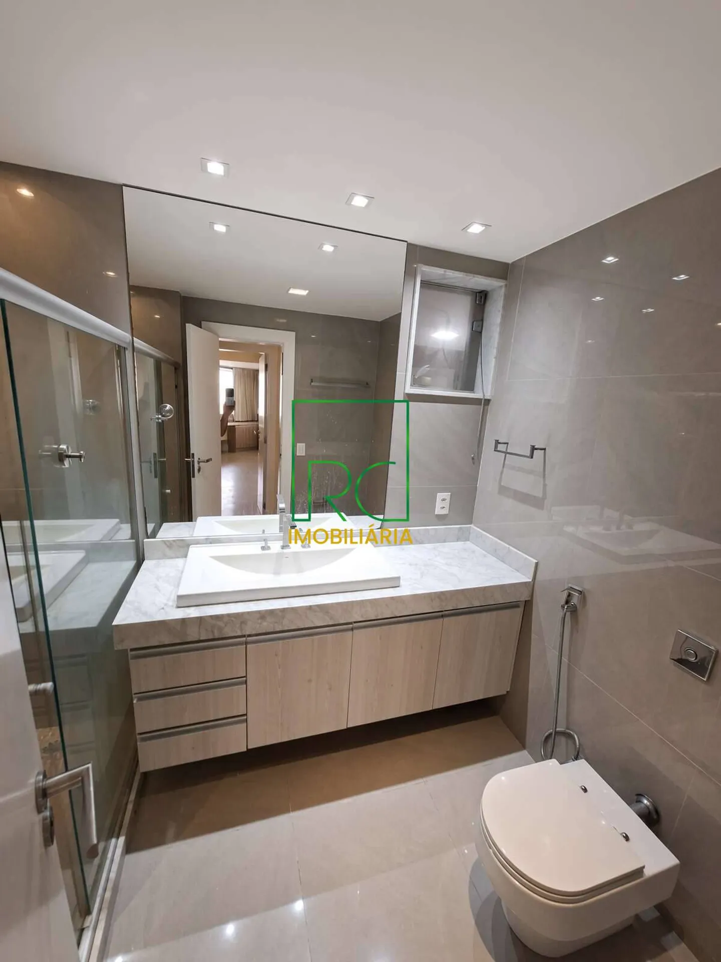 Apartamento de 300 m² com banheira e vista para a água — photo 13