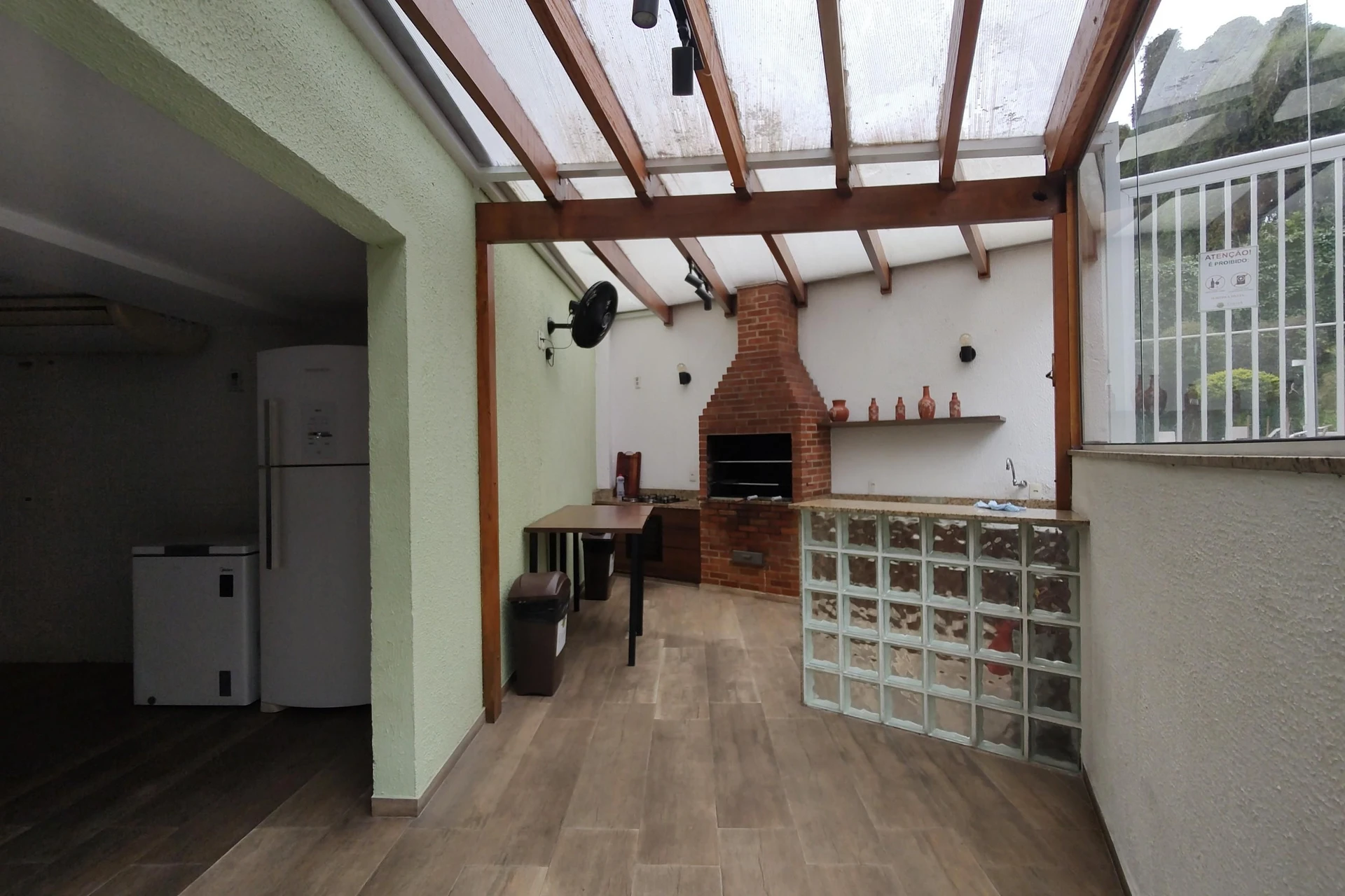 Furnished apartment with 3 bedrooms and 2 parking spots — photo 22