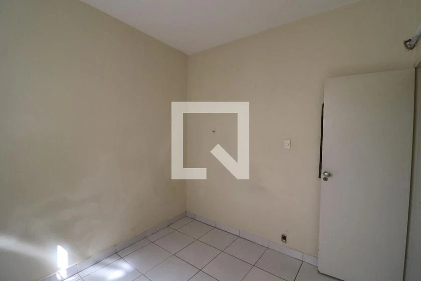 Apartment with 2 bedrooms, 1 bathroom and separate kitchen — photo 4