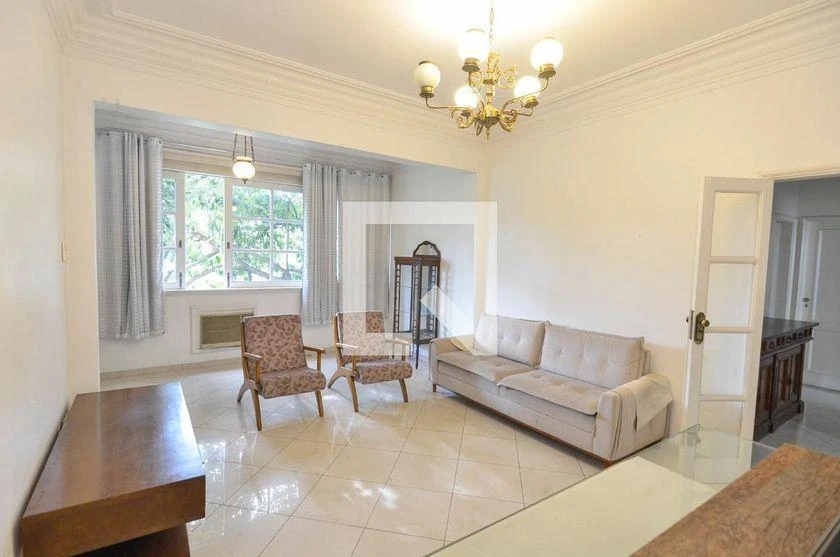 110 m² apartment with a washing machine and a home office