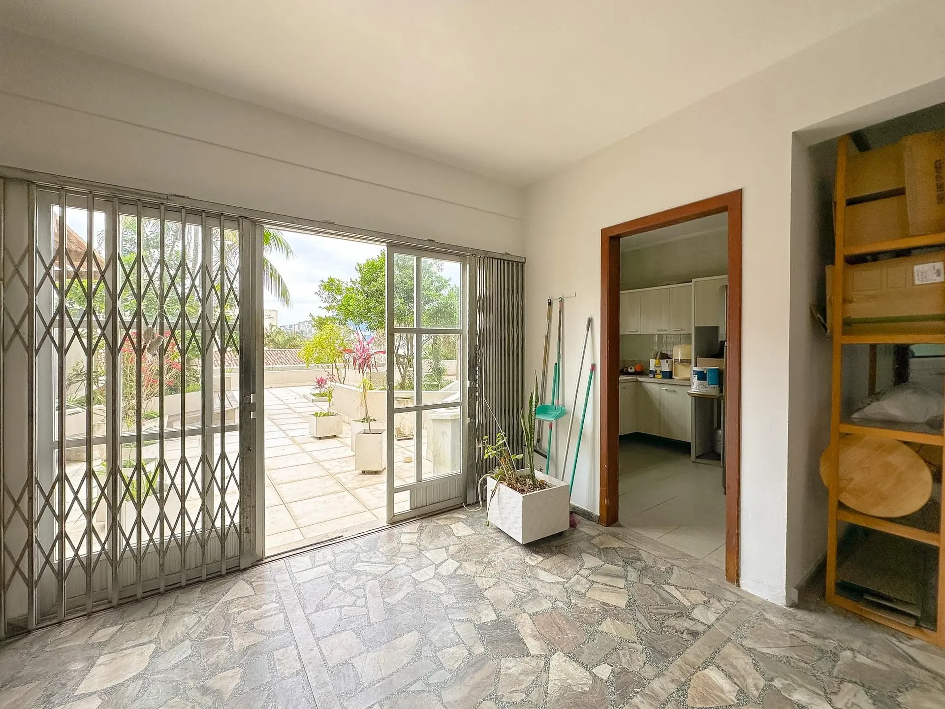 Furnished house, 250 m², with a bathtub — photo 10