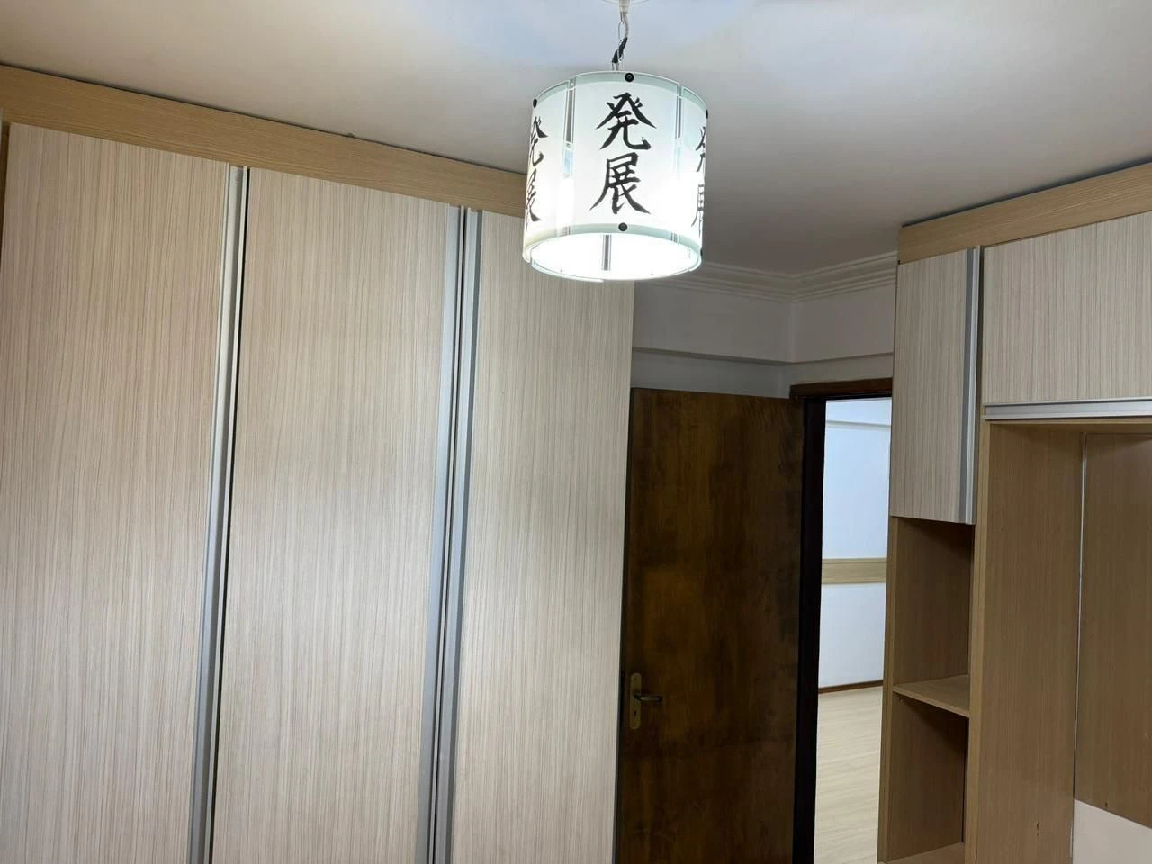 2-bedroom apartment with 1 bathroom and 1 parking spot — photo 4