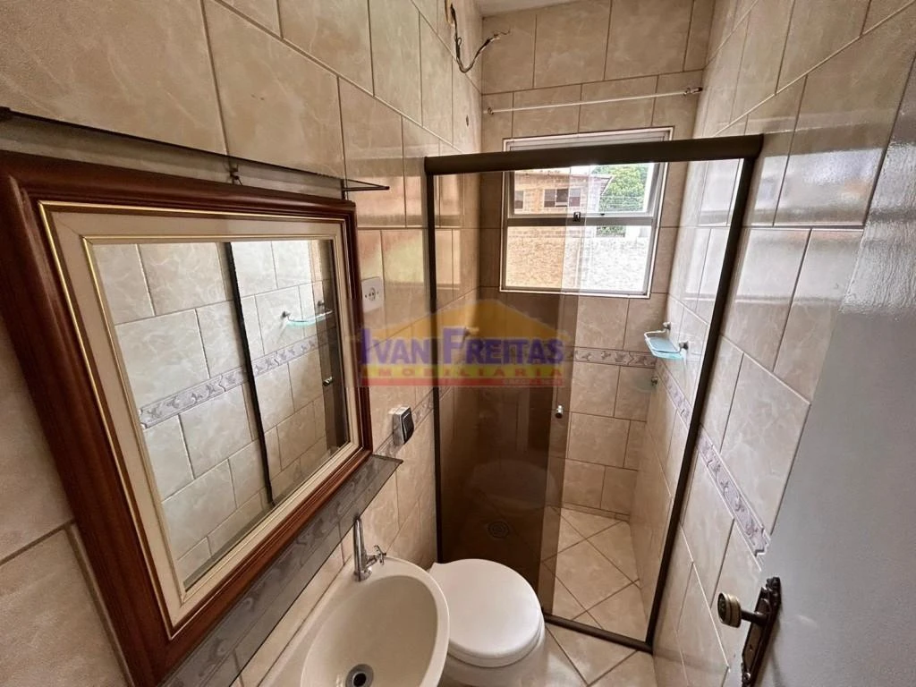3-bedroom house with a walk-in closet in Curitiba — photo 24