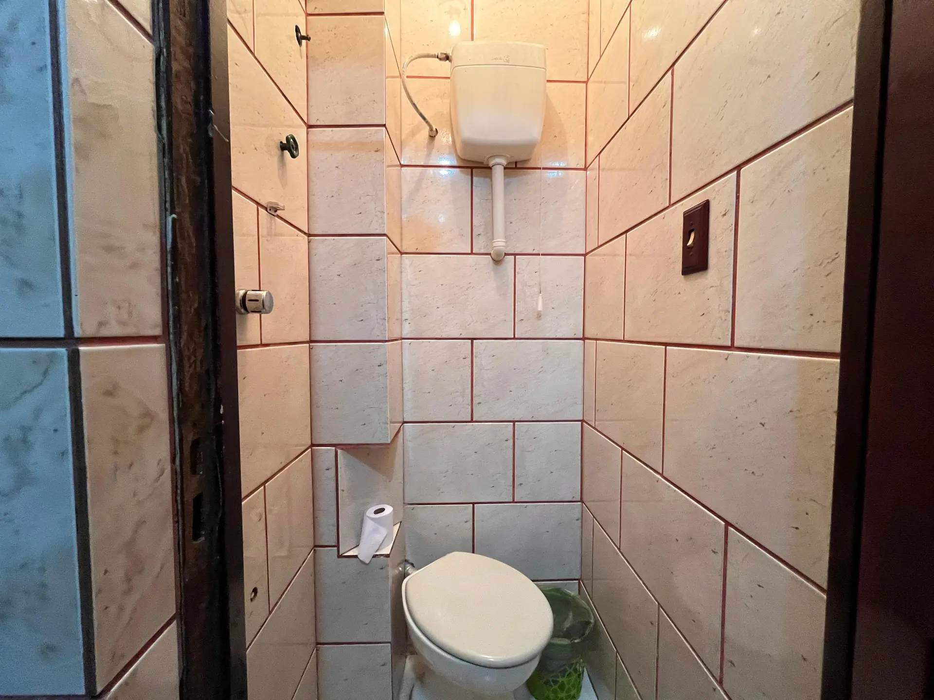 Furnished 2-bedroom apartment with a separate kitchen — photo 25