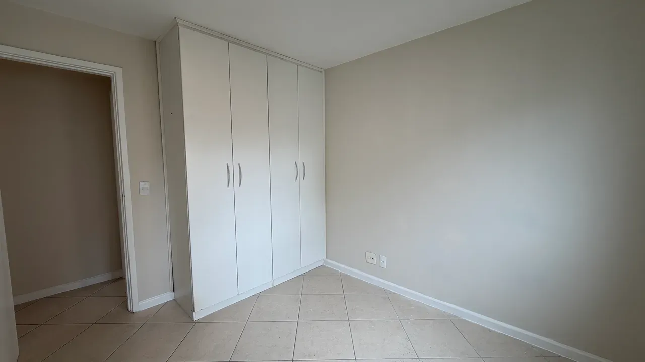122 m² apartment with 3 bedrooms and garden views — photo 4