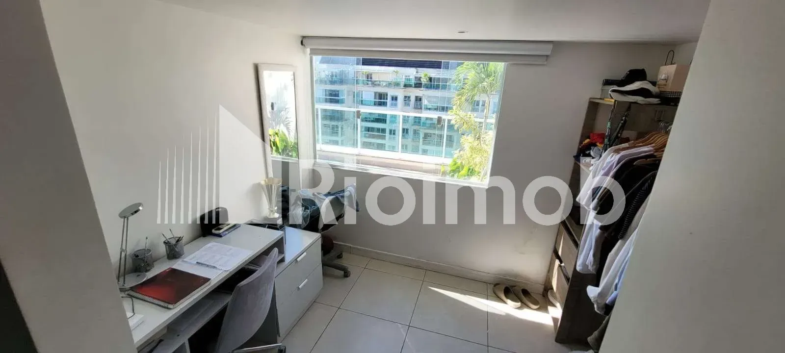 Furnished 3-bedroom duplex with 4 bathrooms and a home office — photo 25