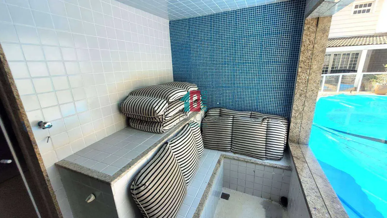600 m² house with 4 bedrooms and 3 en-suite bathrooms — photo 38
