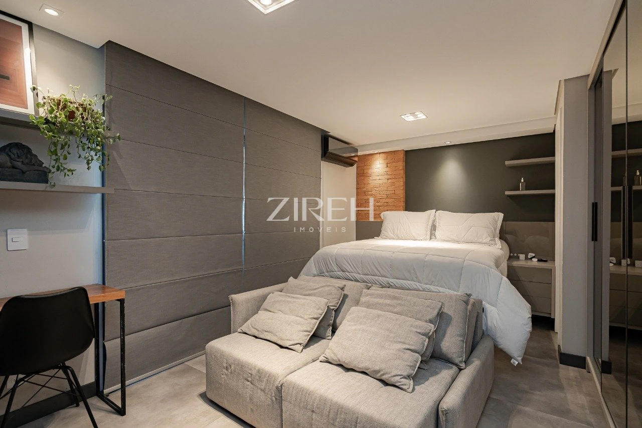 Квартира 35 м² з панорамними вікнами та робочим місцем — photo 6