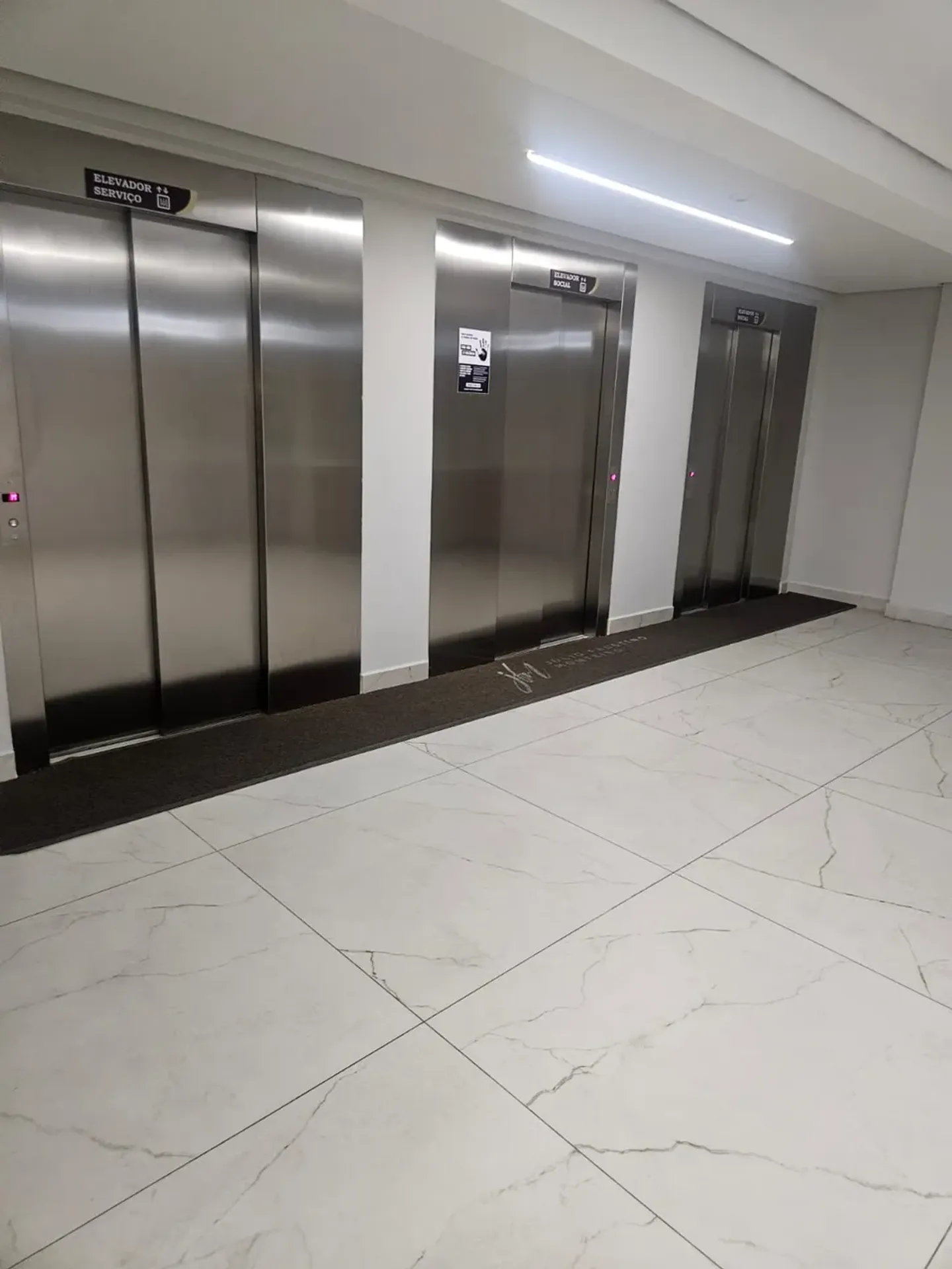 Квартира с кухней открытого плана и 3 спальнями — photo 30