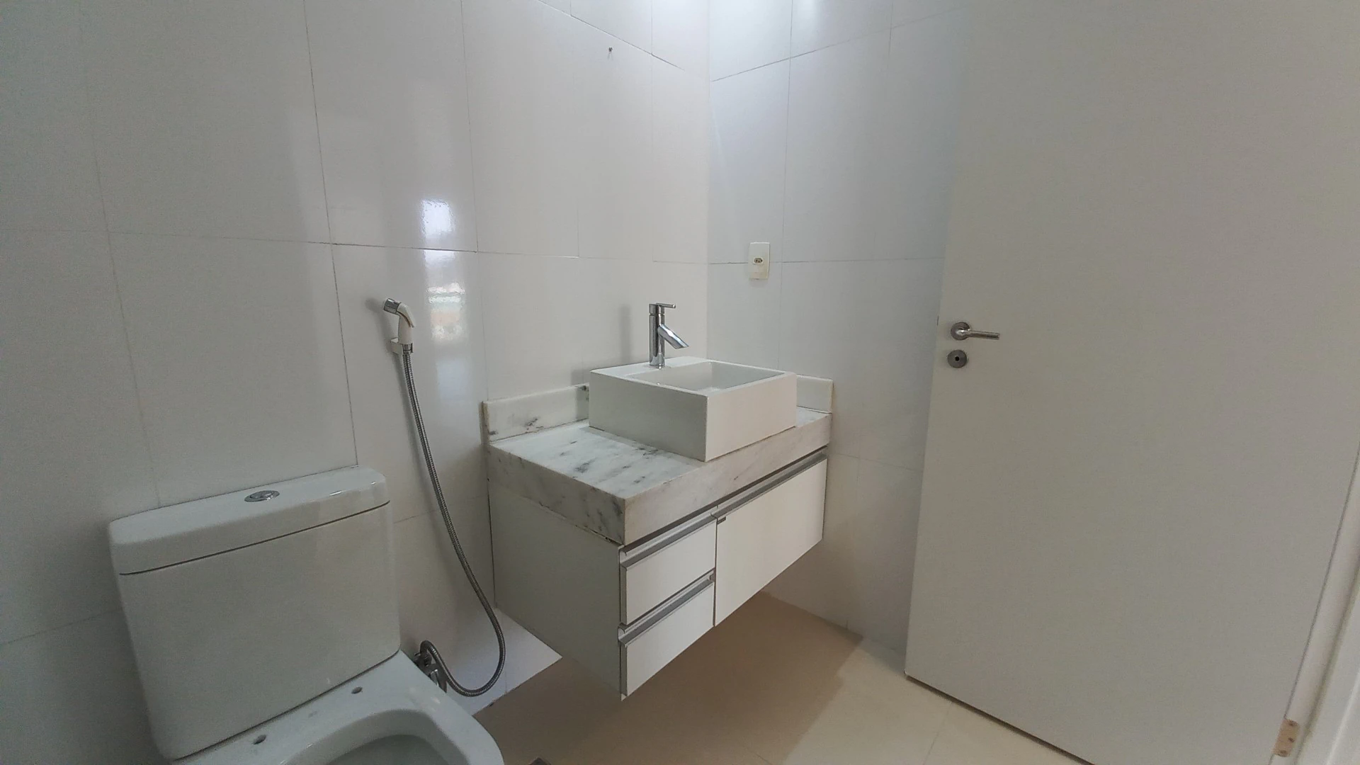 1-bedroom apartment with suite, balcony and 2 baths — photo 17