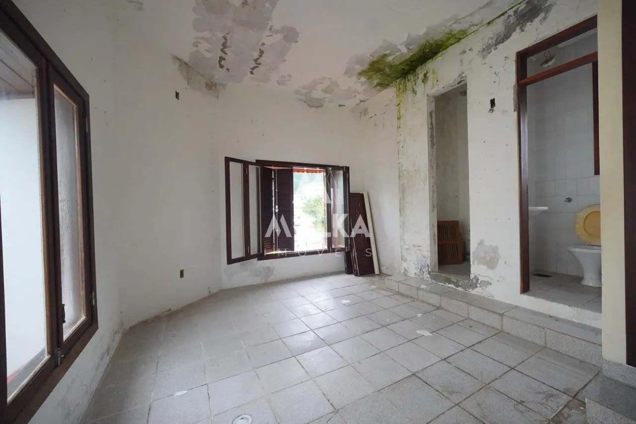 180 m² house with a mountain view and a home office — photo 38
