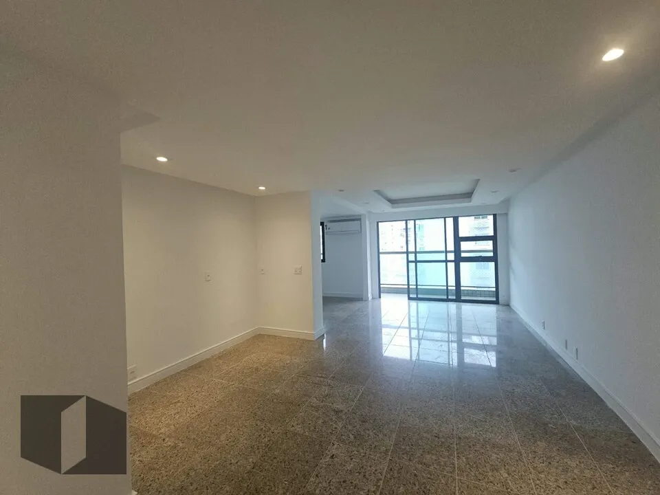 Apartamento de 3 quartos com varanda e 2 vagas — photo 2