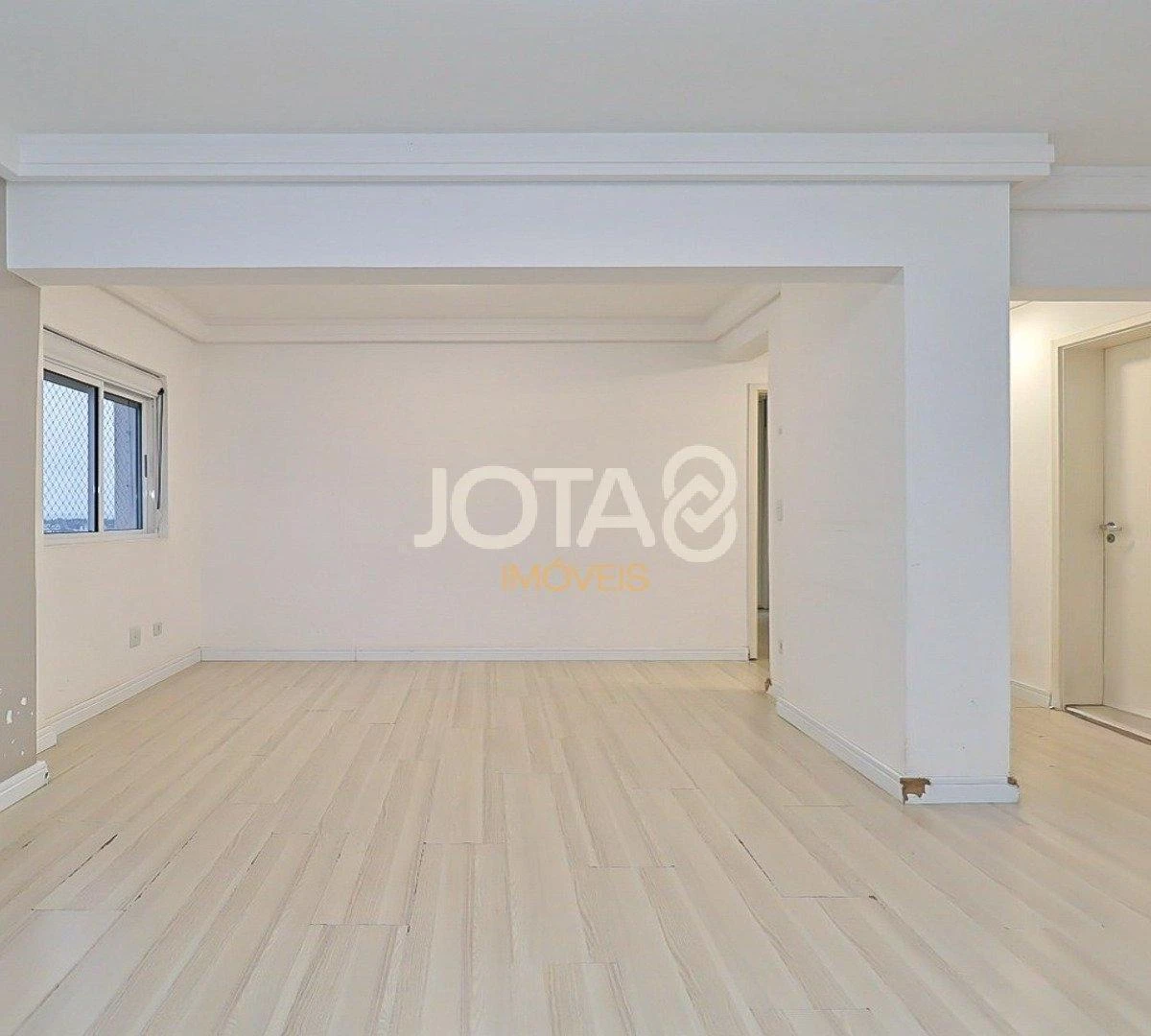 2-bedroom apartment with a glass-enclosed balcony — photo 16