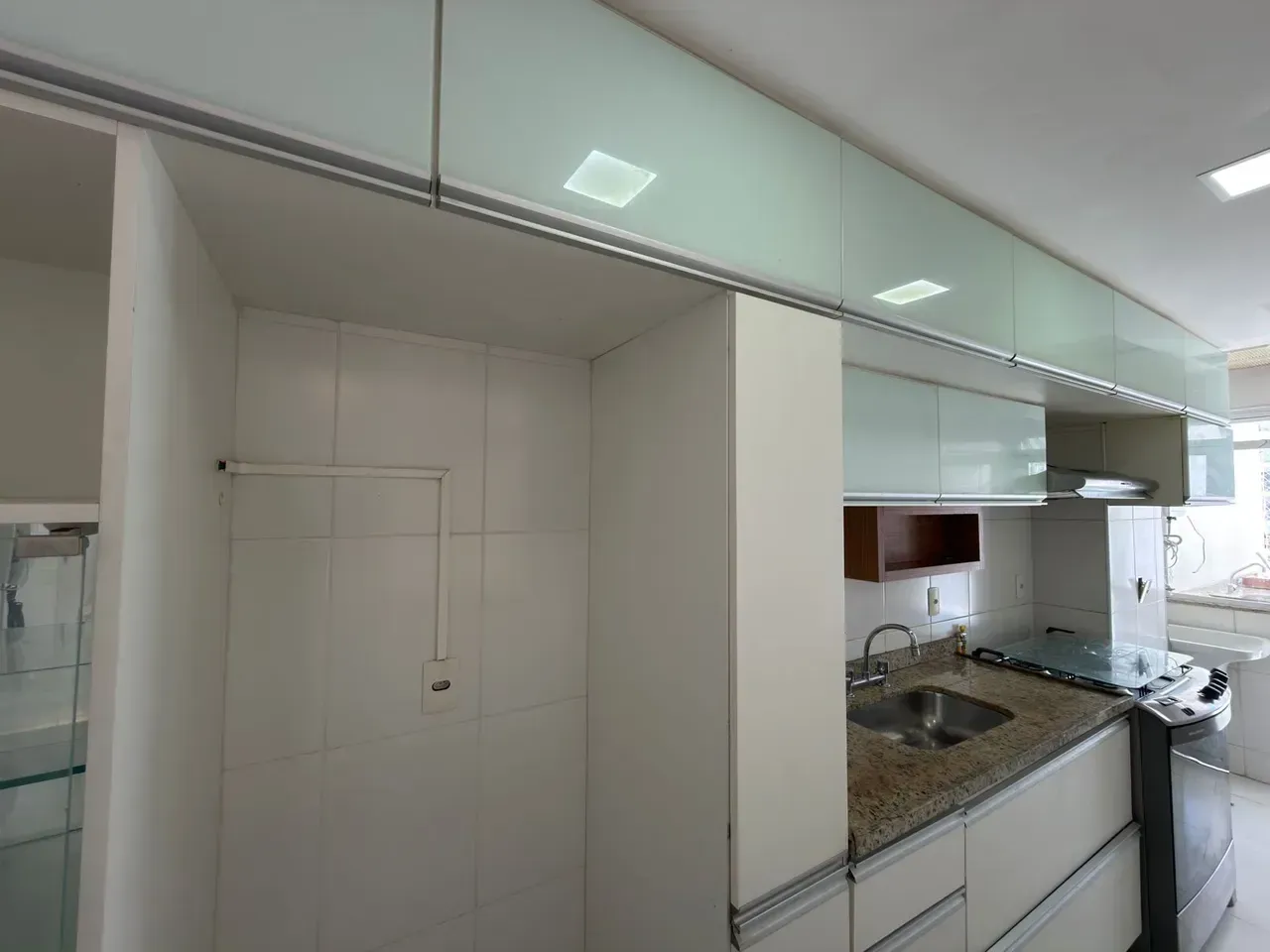 Furnished 3-bedroom apartment with 2 bathrooms and parking — photo 5
