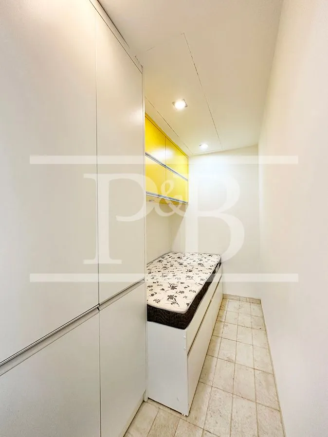3-bedroom apartment with 220 m² and laundry area — photo 34