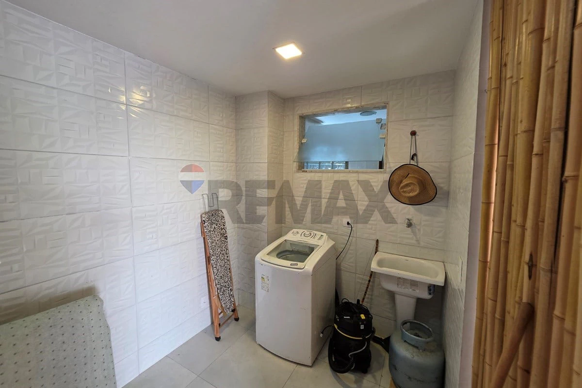 Balcony with a grill in a 3-bedroom house, 139 m² — photo 5