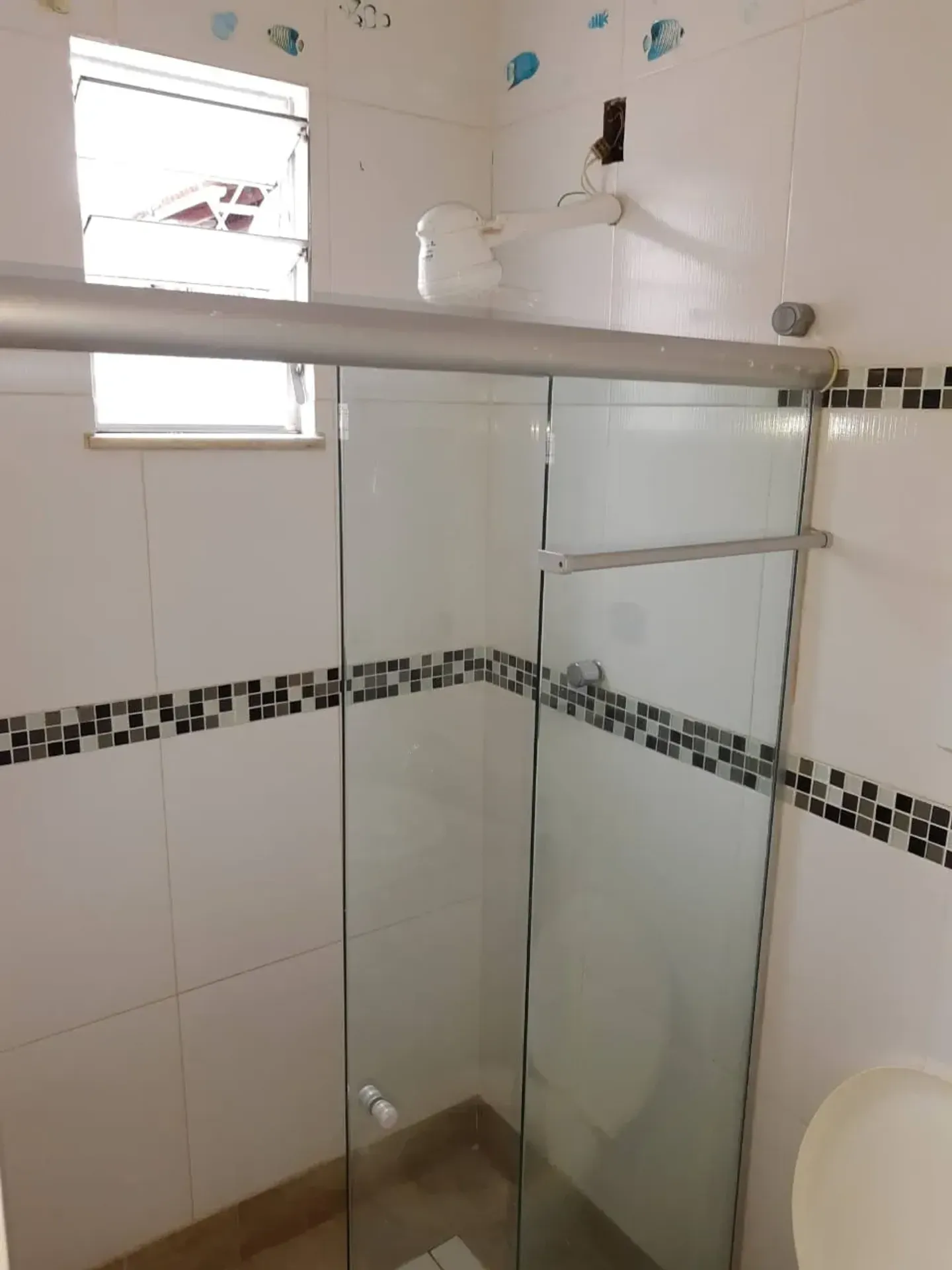 Bathtub in a 5-bedroom house, 240 m² — photo 21