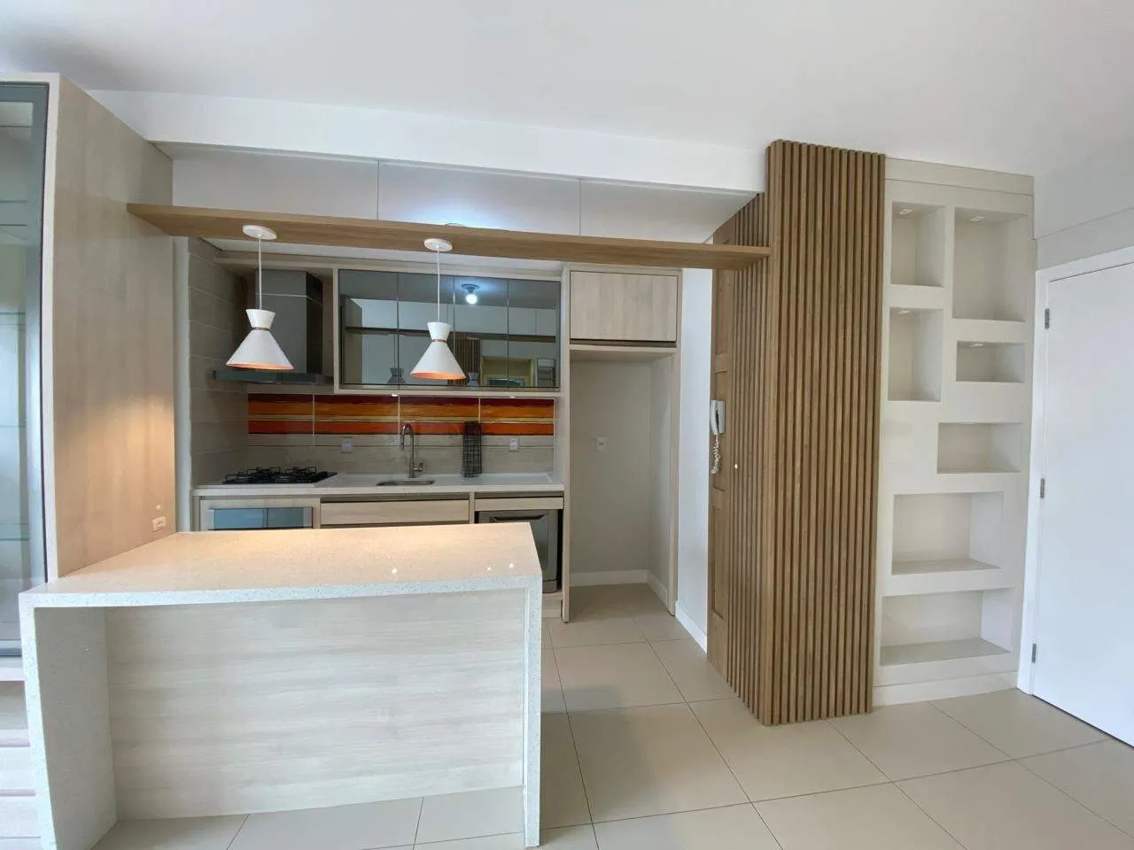 Furnished 2-bedroom apartment with 1 en-suite, 67 m² — photo 2