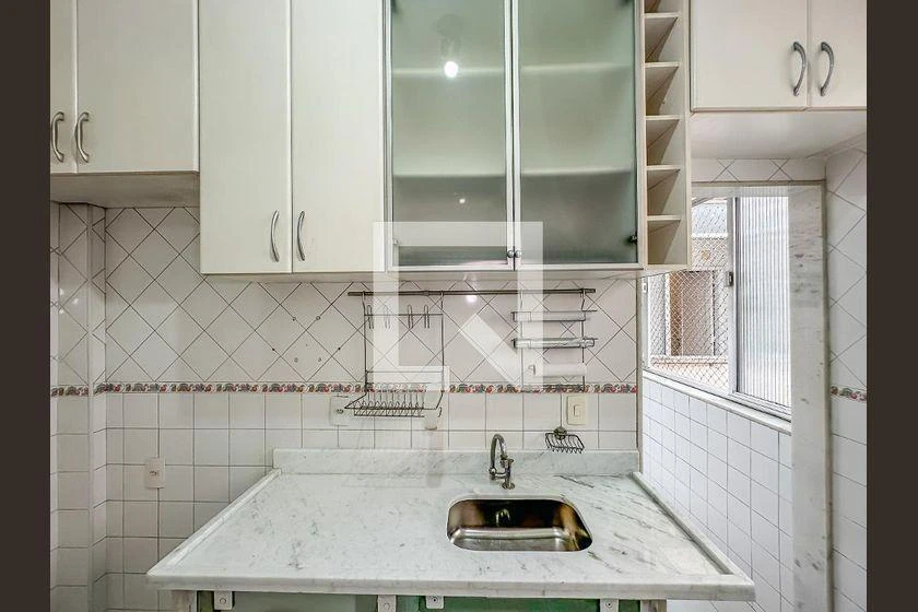 Apartamento de 3 quartos com piso de madeira ou laminado — photo 30