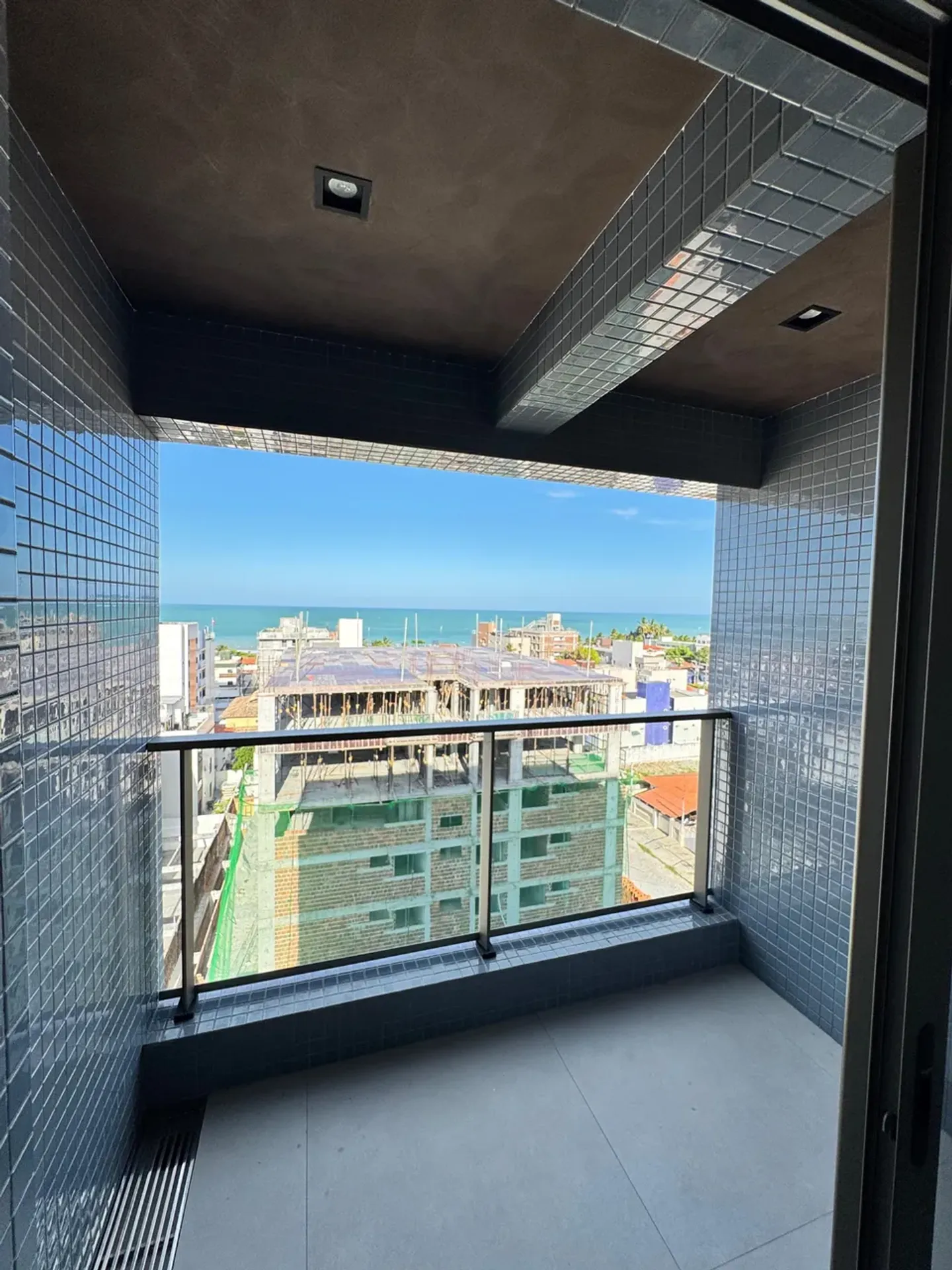 Квартира 145 м² з 4 спальнями-сюїтами та паркуванням — photo 13