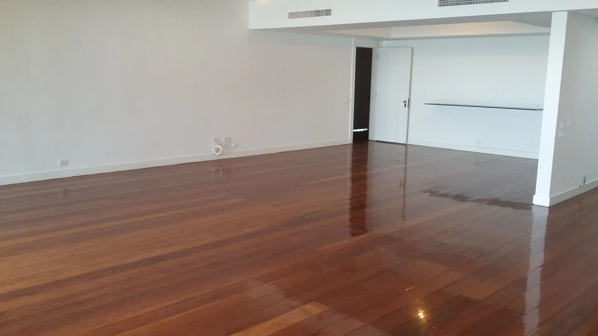 Apartamento de 400 m² com 4 quartos e 5 banheiros — photo 4