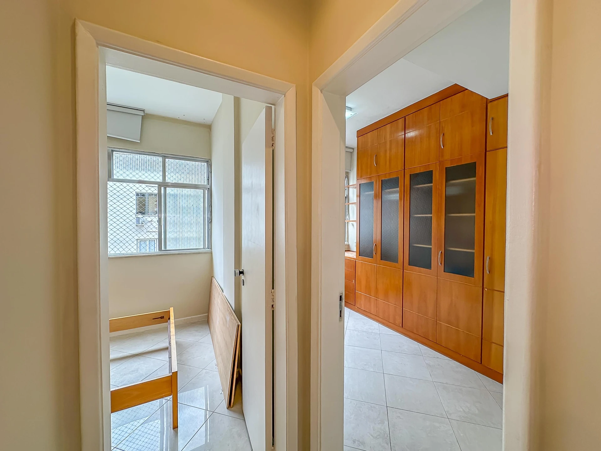 2-bedroom apartment with a glass-enclosed balcony — photo 15