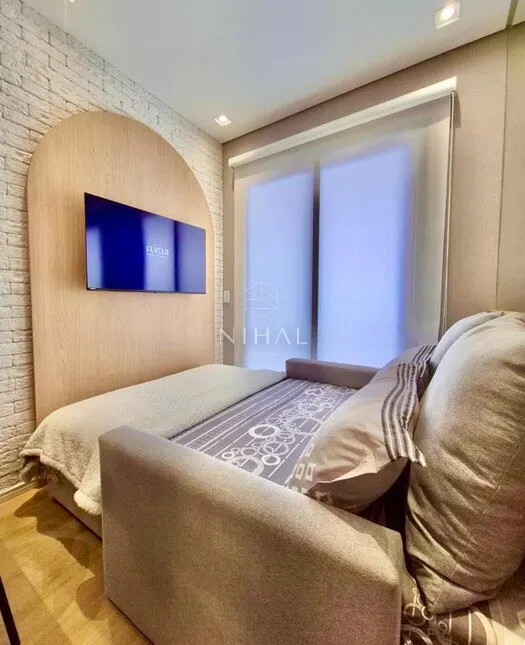 Furnished 1-bedroom apartment with open-plan kitchen — photo 10