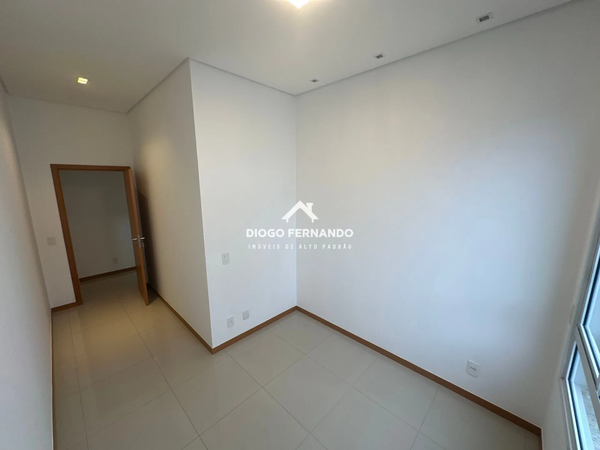 2-bedroom apartment with a glass-enclosed balcony — photo 30