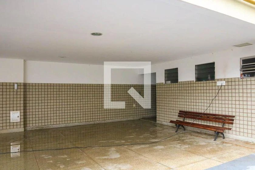 Furnished 2-bedroom apartment with 1 bathroom — photo 30