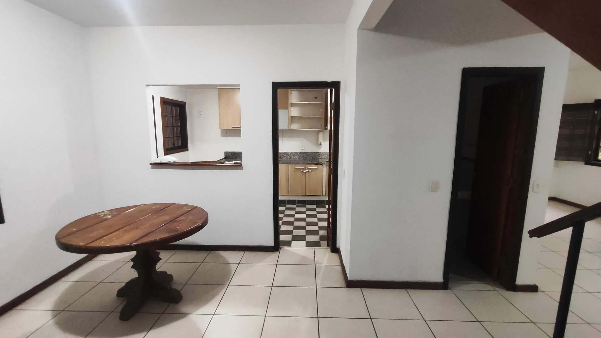 House with 3 bedrooms, 1 en-suite and 4 bathrooms — photo 4