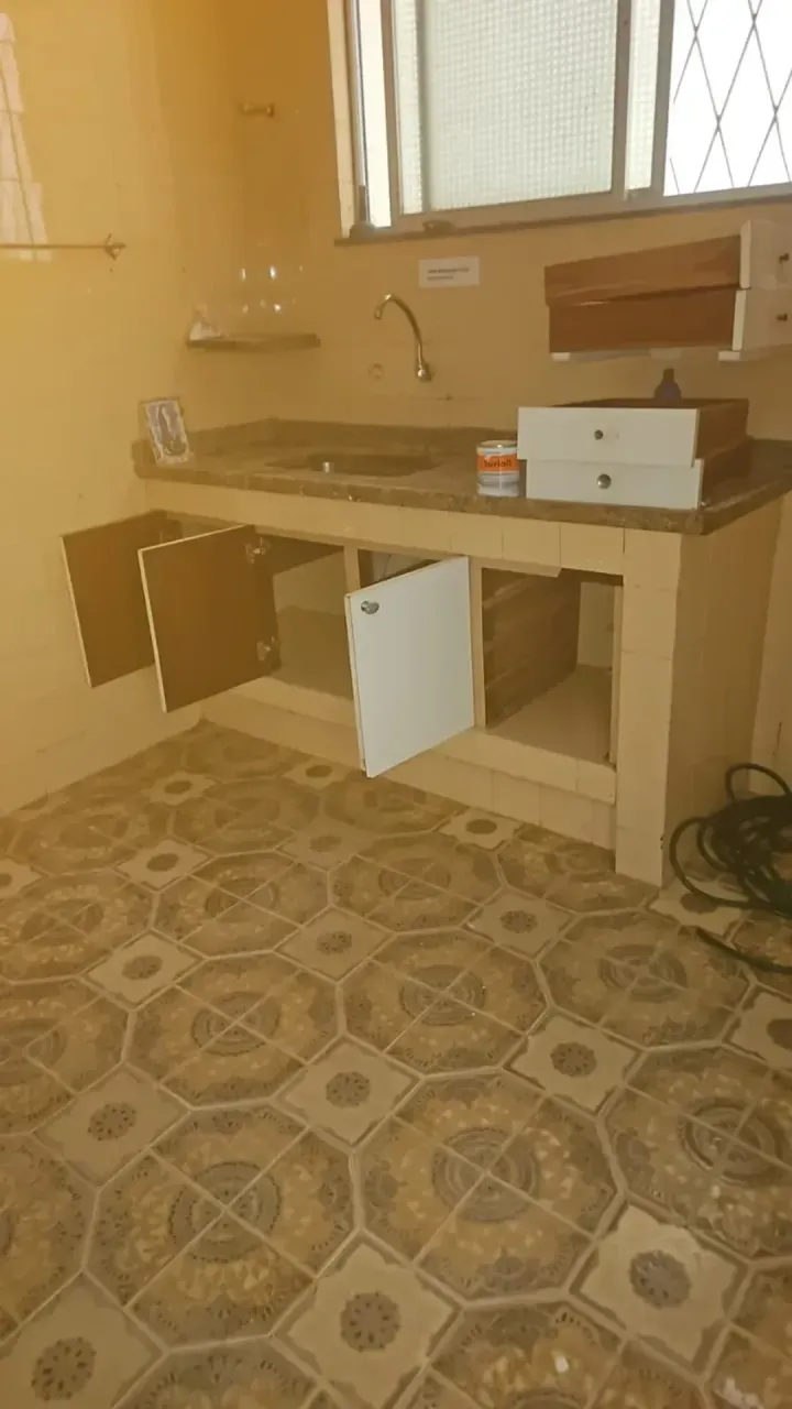 Unfurnished house with 5 bedrooms and 2 bathrooms — photo 2