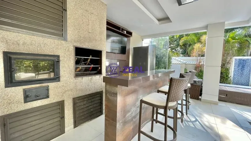 Furnished house with 4 suites and an integrated kitchen 380 m² — photo 8