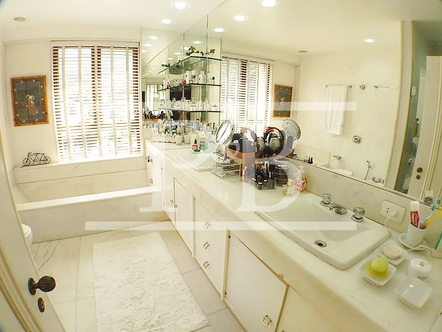 3-bedroom apartment with open-plan kitchen, 270 m² — photo 19